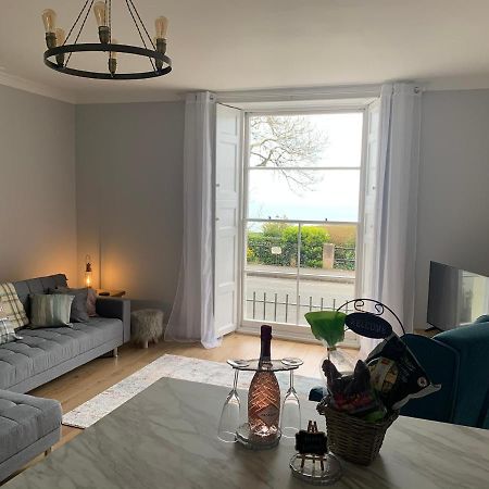 Beautiful Flat With Harbour Views Тенби Екстериор снимка