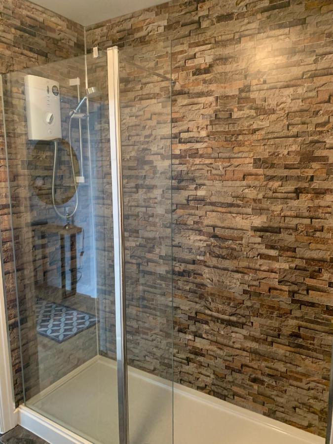 Beautiful Flat With Harbour Views Тенби Екстериор снимка