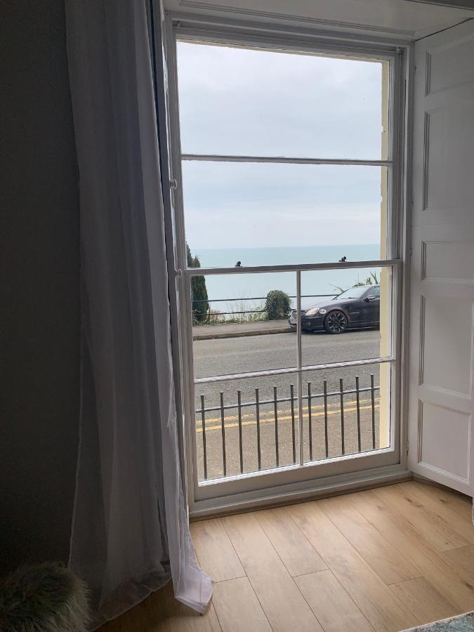 Beautiful Flat With Harbour Views Тенби Екстериор снимка